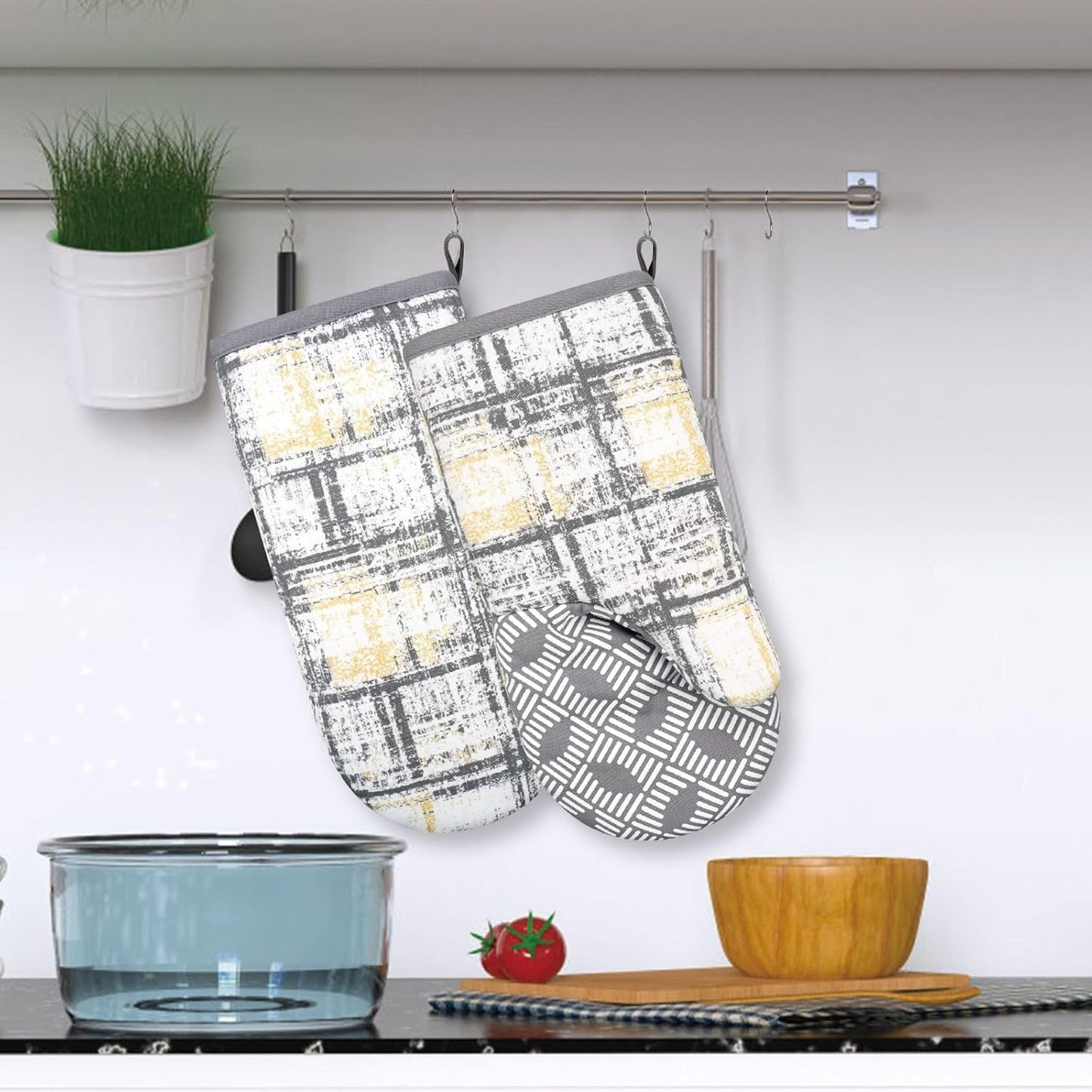 Thumb Oven Mitts, Heat and Slip Resistant Silicone Kitchen Mittens 2-Pack Set, Vintage Plaid Soft Long Oven Gloves, Flexible Thick Potholders for Safe Baking Cooking and Grilling (Vintage Grey)