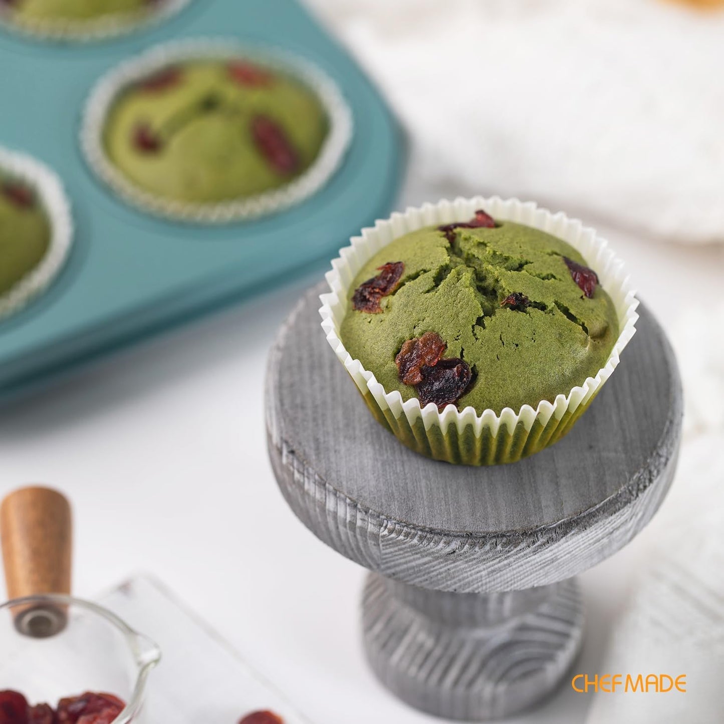 CHEFMADE Muffin Pan, 6-Cavity Non-Stick Cupcake Baking Pan Heavy Duty Carbon Steel Pan Muffin Tins Standard Baking Mold for Cakes(Green)