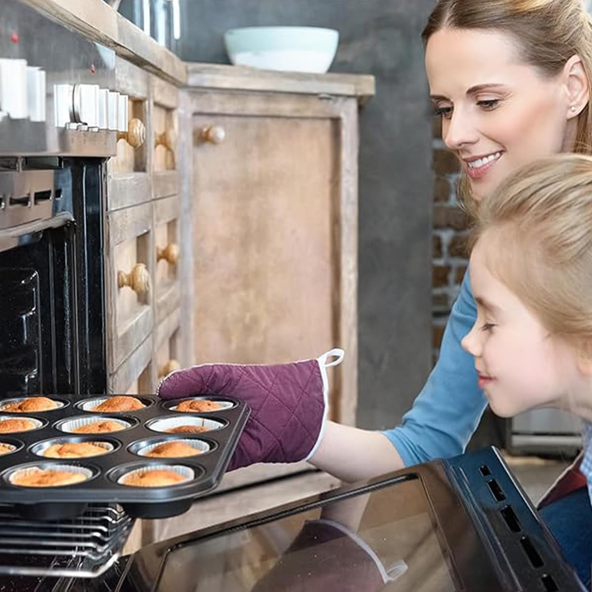 Muffin Pan, Cupcake Pan, Set of 2, 12-Cup Muffin Tin, Non-Stick Bakeware, Easy to Release and Clean, Baking Molds, Muffin Tray, Molds for Homemade Cupcakes & Muffins (Black)