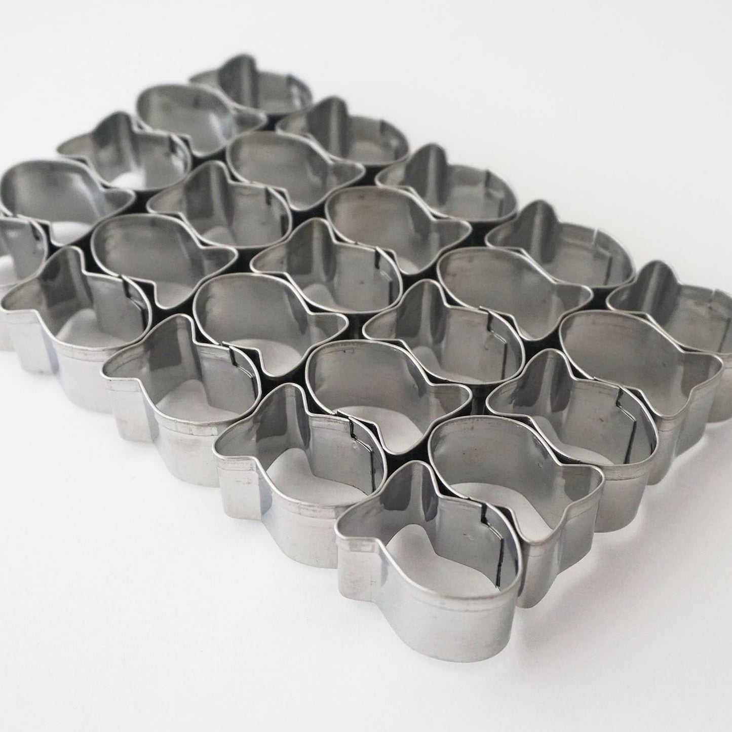 Goldfish Cracker Cutter, Stainless Steel Fish Cookie Cutters Shapes, DIY Mini Snack Crackers Mold 1 Inch, Fish-shaped Treats, 25 Cavity Cookie Stamp with Cleaning Brush