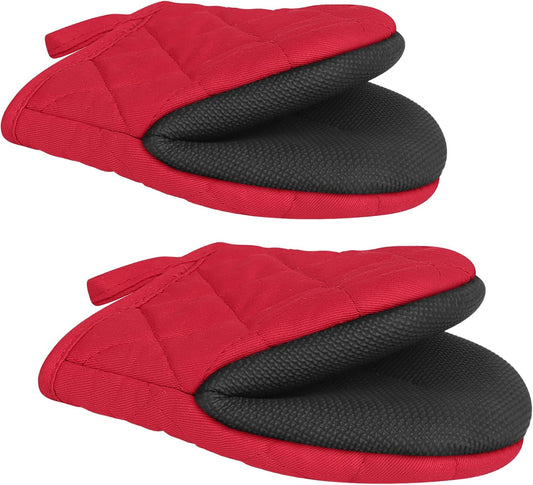 Qulable 1 Pair Short Oven Mitts - Silicone Kitchen Oven Gloves High Heat Resistant 500℉, Mini Oven Mits with Non-Slip Grip Surfaces and Hanging Loop for BBQ, Baking, Cooking and Grilling (Red)