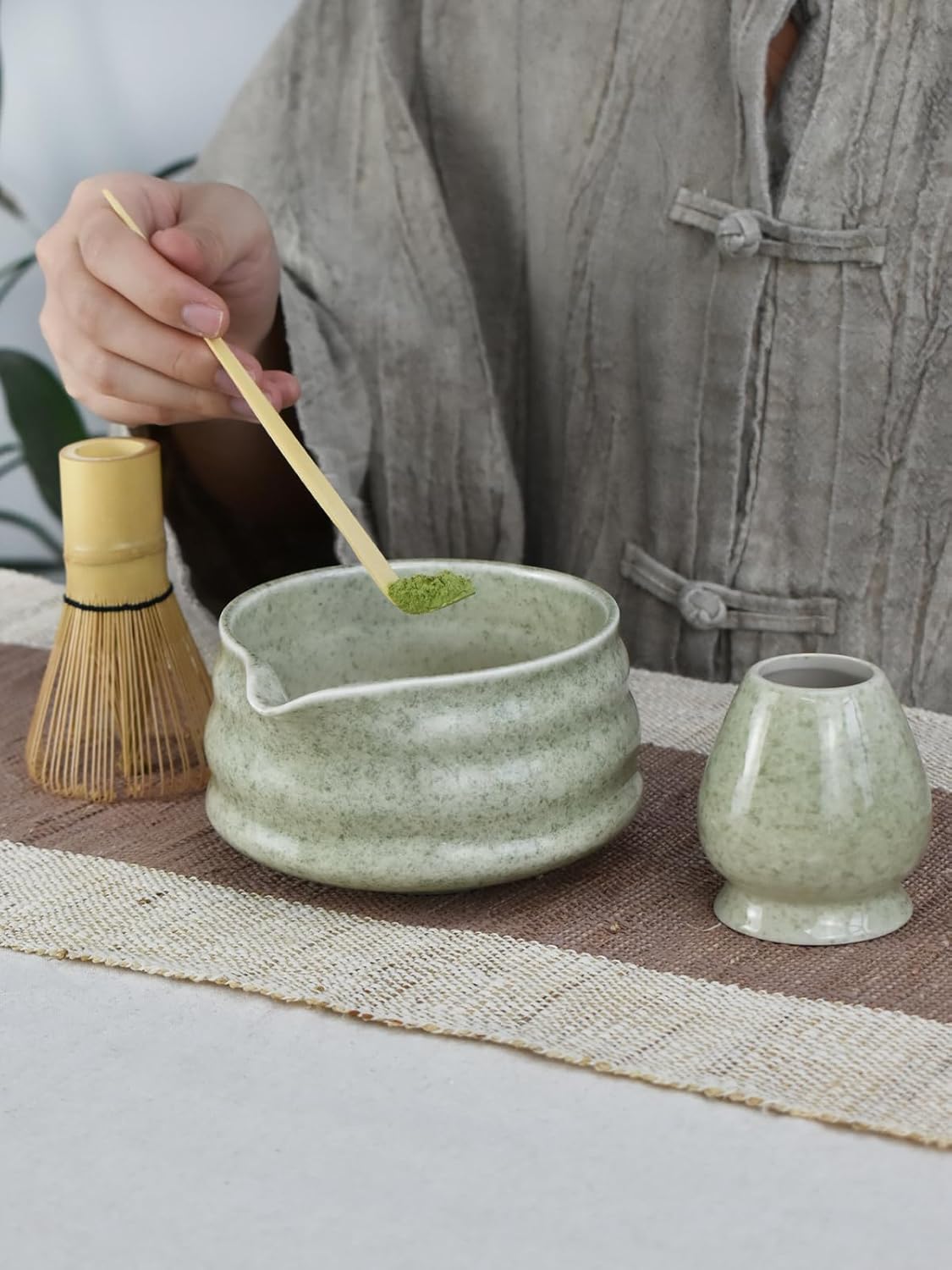 Artcome Matcha Bowl Set with Pouring Spout – Ceramic Chawan, Bamboo Whisk, Whisk Holder, Tea Scoop, and Matcha Manual – Traditional Japanese Tea Set