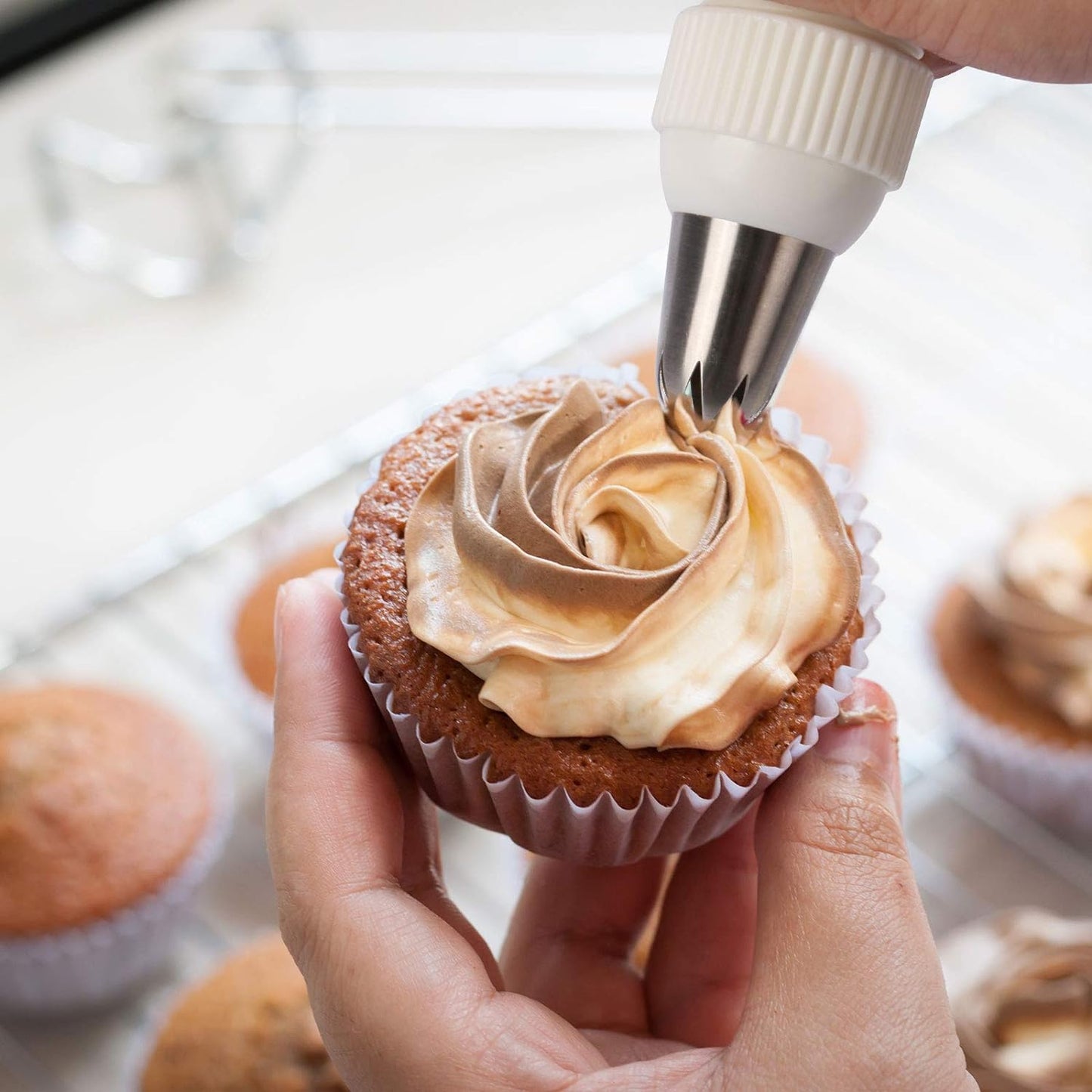 11 Pcs Extra Large Piping Tip Set,Stainless Steel Cake Decorating Icing Tips Nozzles,Professional Pastry Tips for Cupcake, Cookie and Puff