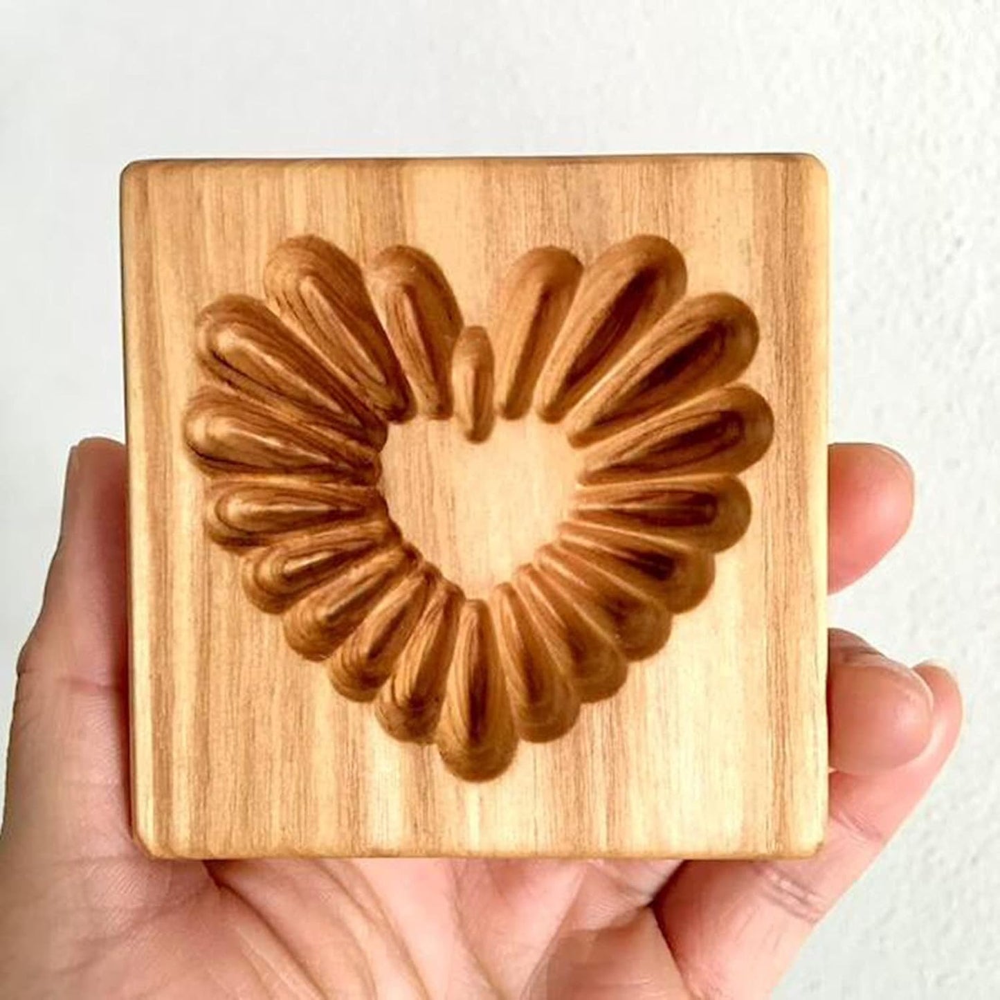 Wooden Cookie Biscuit Mold, 3D Baking Mold, Embossing Craft Decorating Baking Tool, Suitable for Halloween Thanksgiving Christmas Kitchen DIY (Love B 10 * 10 * 2)