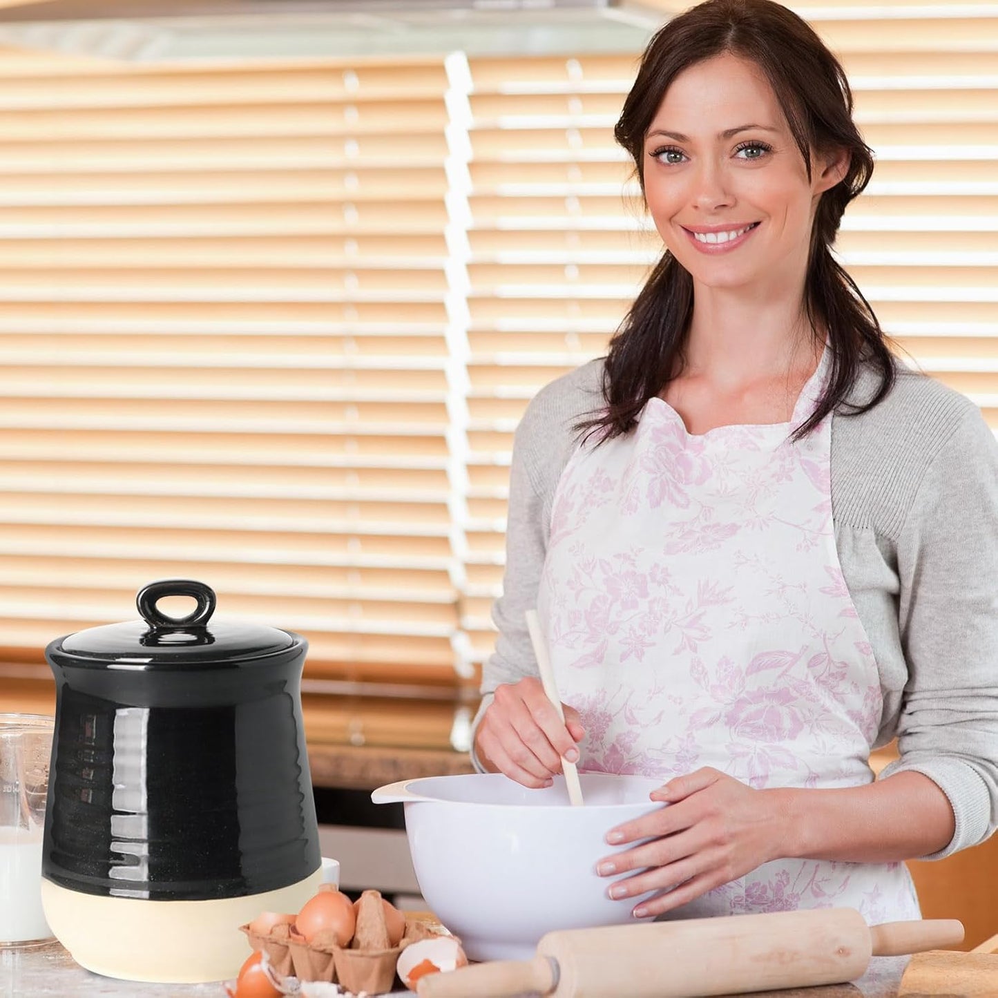 Hasense Ceramic Kitchen Canister, 75 OZ Coffee Canister with Lid, Airtight Food Storage Jar for Coffee Bean, Nuts, Candy, Spice, Flour and Herb, Large Food Container, Kitchen Decor, Black