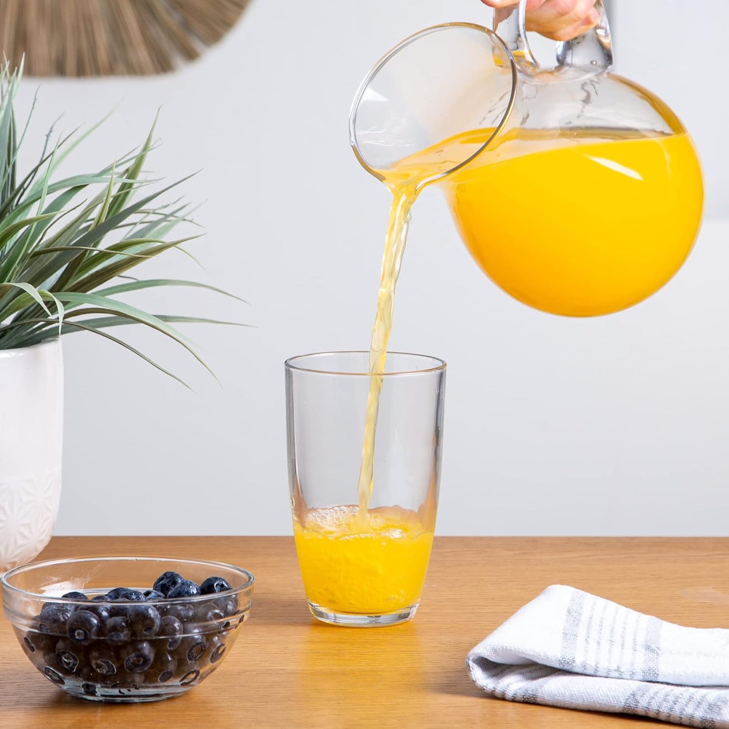 Glass Water Pitcher with Spout – Elegant Serving Carafe for Water, Juice, Sangria, Lemonade, and Cocktails – Crystal-Clear Glass Beverage Pitcher.