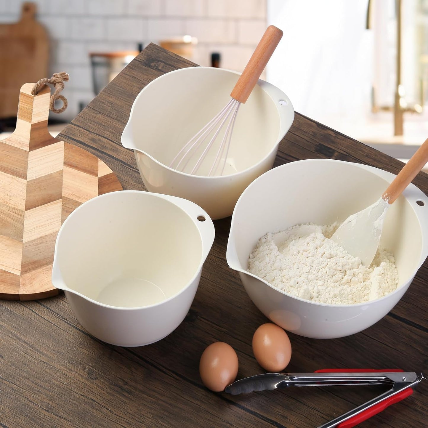 3 Plastic Mixing Bowls with Pour Spout,Lids and TPR Non-Slip Bottom,3Qt,2Qt,1.5Qt,Nesting Bowl Set for Kitchen Prep,Baking,Storage,Batter,Small,BPA free,Dishwasher Safe,Easy to Grip,White