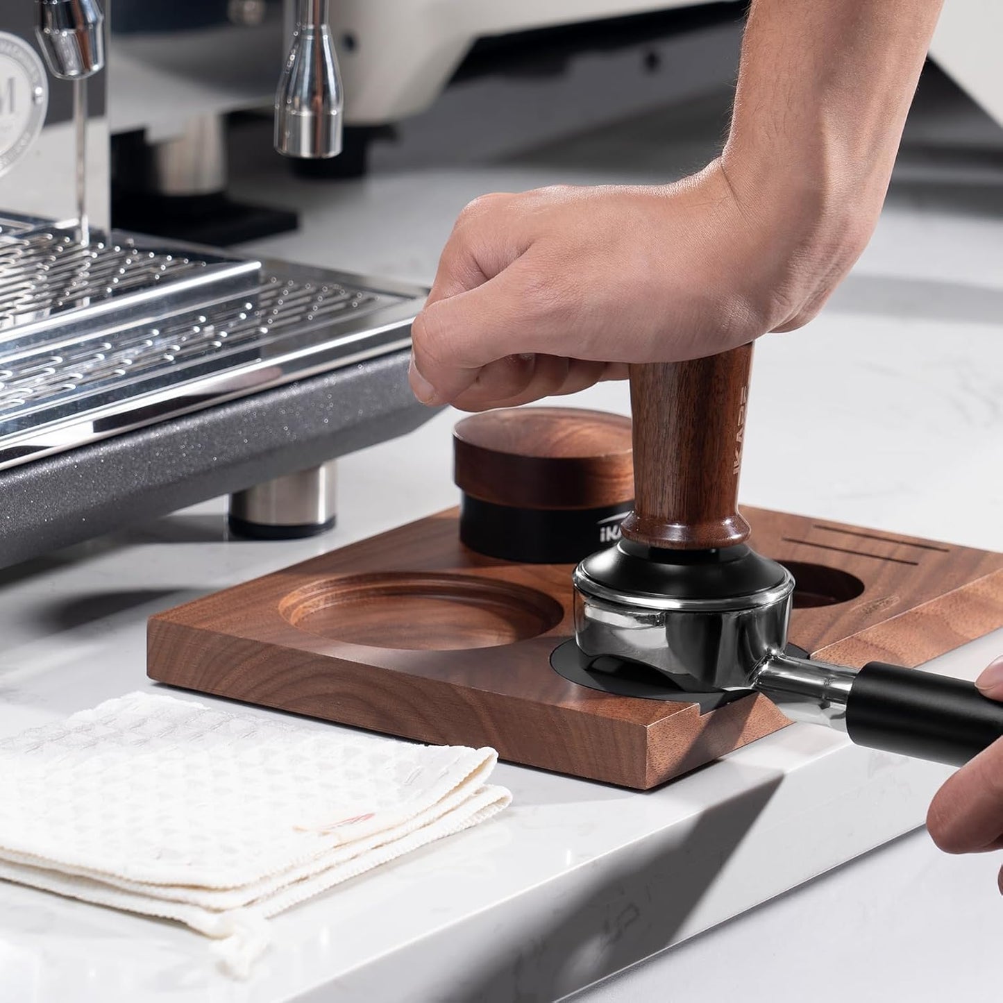 IKAPE 58MM Coffee Tamper Set 5 IN 1, Walnut Wood Espresso Tamper, Espresso Distributor, Tamper Base, Puck Screen, Cleaning Towel Set, Perfect for Everyday Use, Stylish, Functional Coffee Accessories