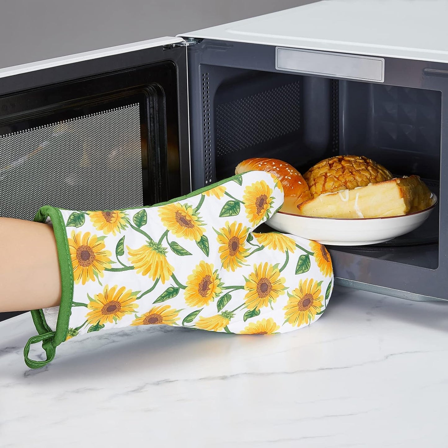 Oven Mitts and Potholders Dish Towles Set 100% Cotton for Perfect for Gifting, Baking, and Everyday Cooking Durable Heat Resistant for Kitchen and Machine Washable (3-Piece Sunflower)