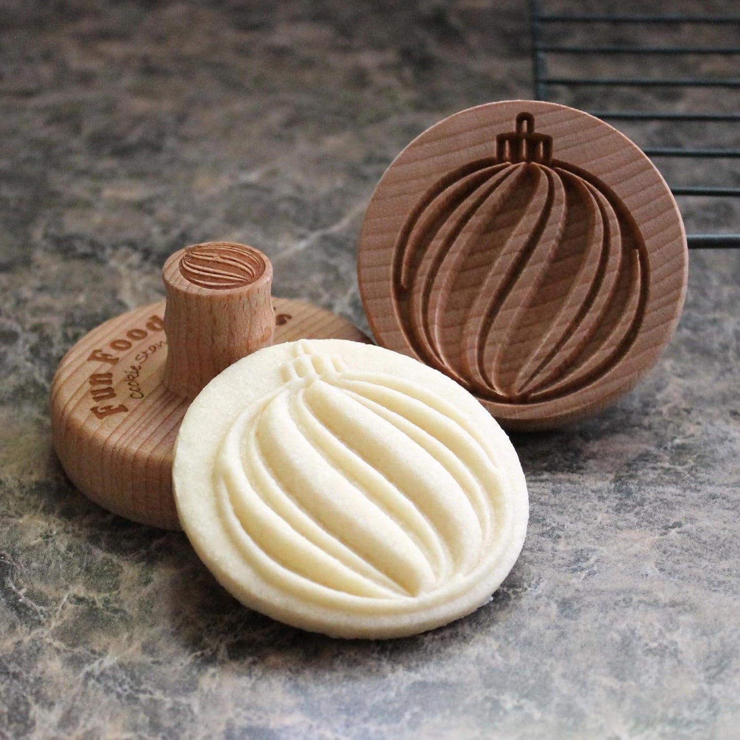 Wood Cookie Stamp, 2.5 Inch (Holiday Ornament CS-095)