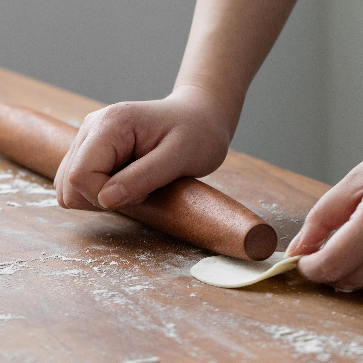 Muso Wood French Rolling Pin and Silicone Baking Mat Set, Sapele Wooden Rolling Pin 15.75 Inch and Tapered Roller for Fondant, Pie Crust, Cookie, Pastry