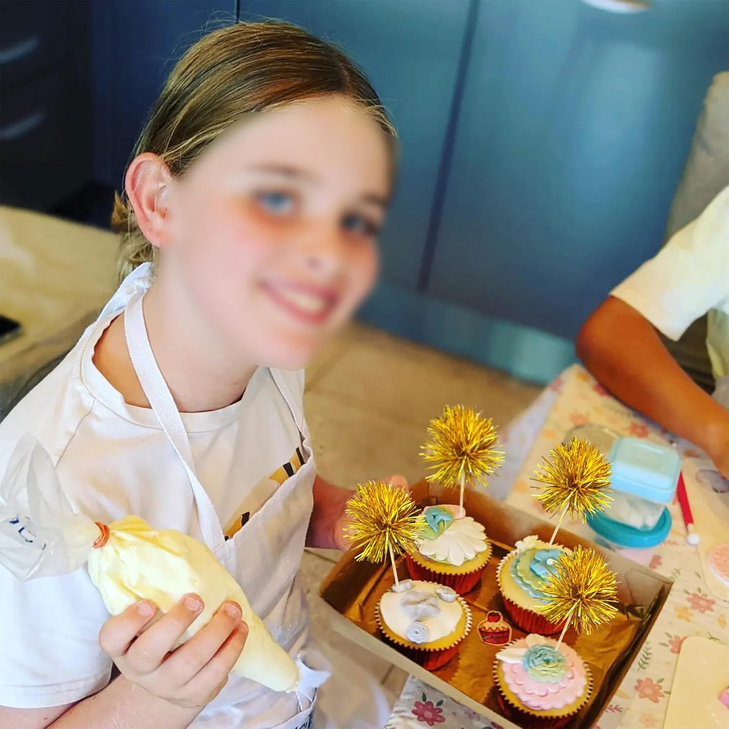 Ephlyn 30Pcs Foil Firework Cupcake Toppers Sparkles Fireworks Sticks Birthday Decorations Sparkle Tinsel Cocktail Fruit Toothpick for Birthday Wedding Graduation Party Cake Decorations Gold