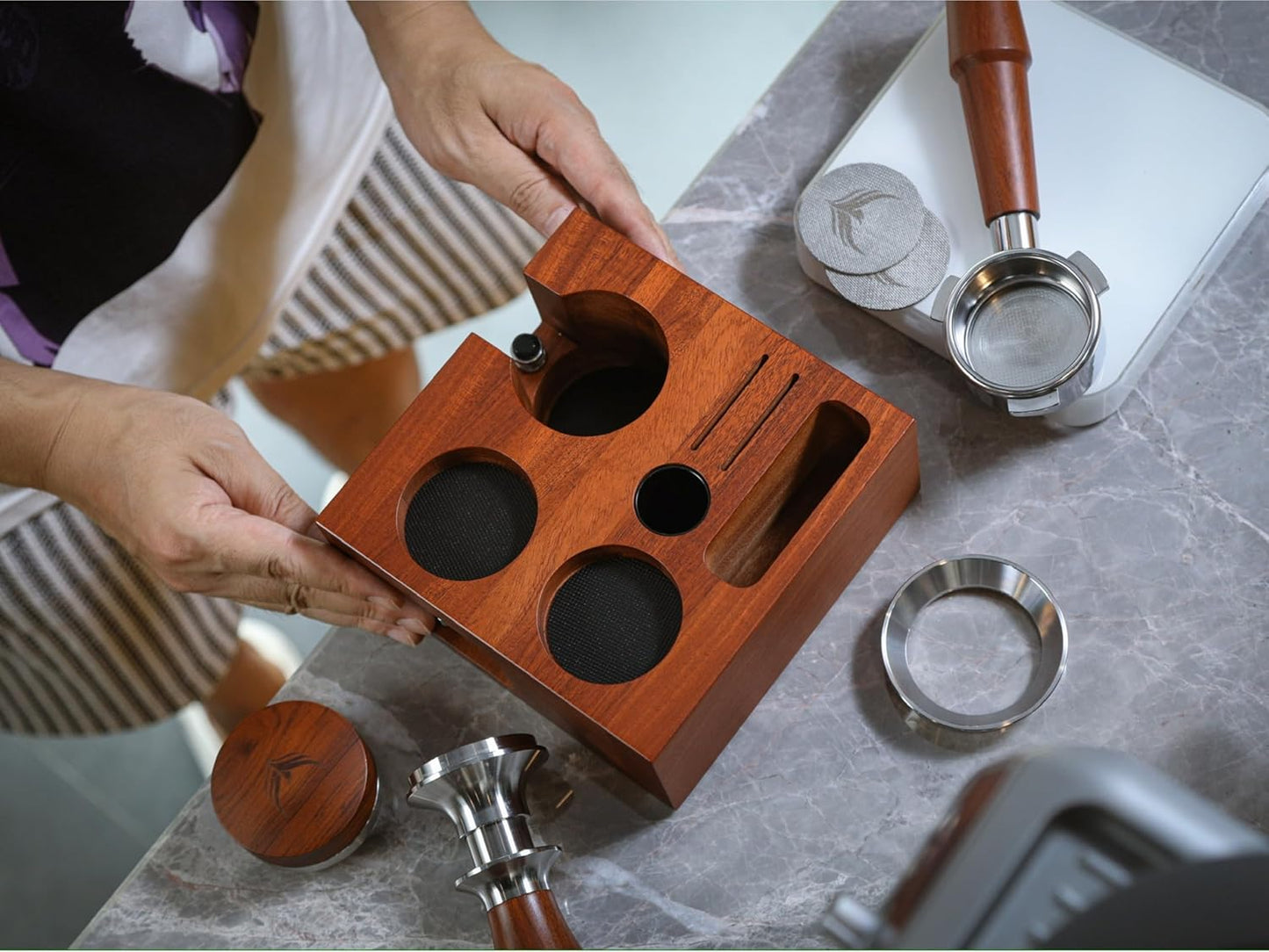 58mm Espresso Accessories Organizer Premium Rosewood Espresso Tamping Station Coffee Tool Stand for Tamper, Portafilter, Funnel, WDT, RDT Bottle Barista Espresso Setup Kit Box
