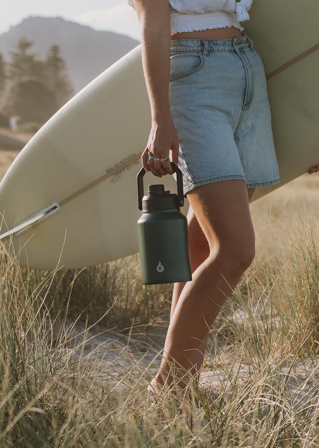 BJPKPK 64 oz Insulated Water Bottle, Dishwasher Safe Half Gallon Water Bottle with Ergonomic Handle, BPA Free Leak Proof Water Jug for Sports, Metal Thermos with Anti-slip Bottom, Brick Red