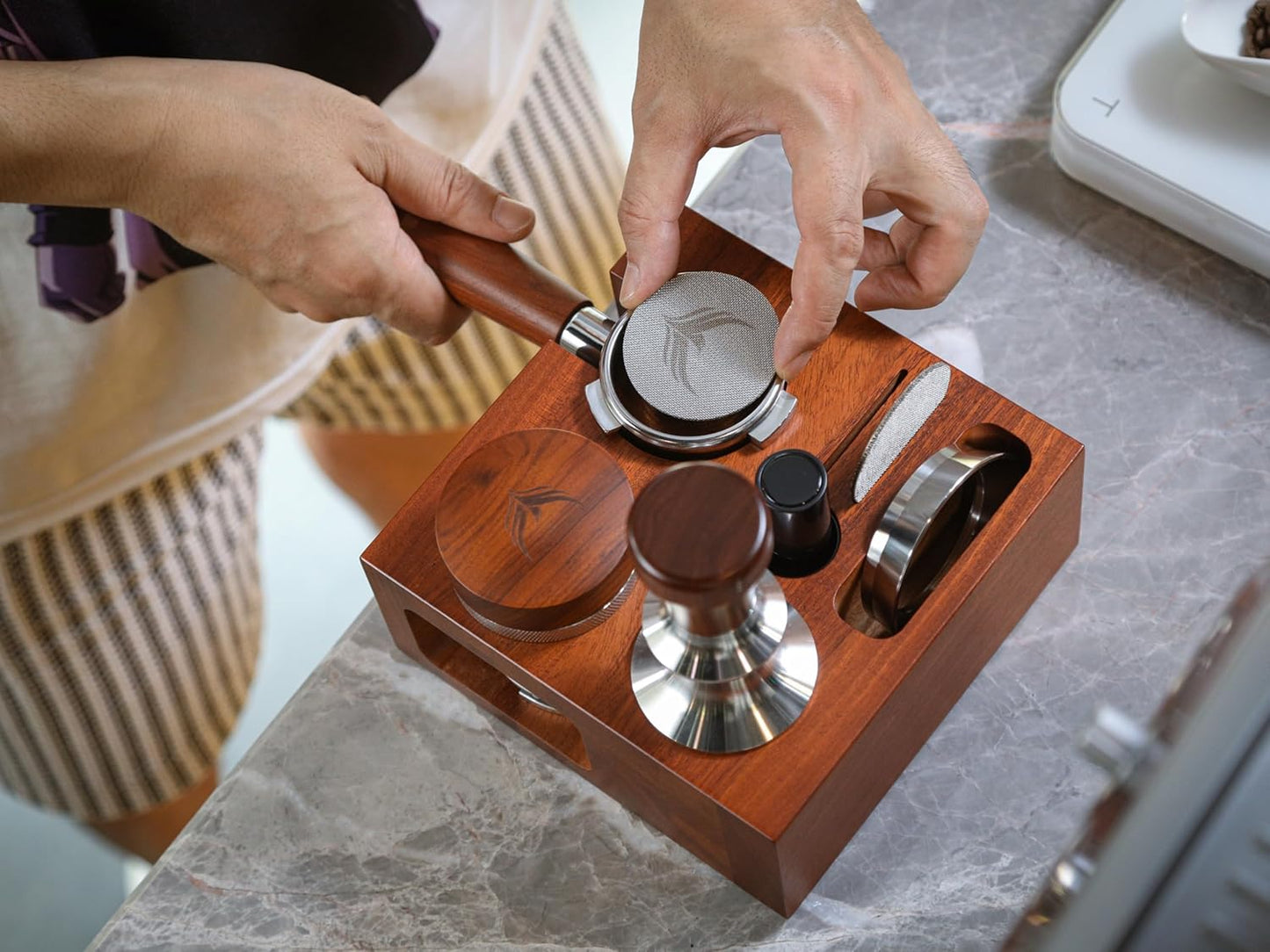 58mm Espresso Accessories Organizer Premium Rosewood Espresso Tamping Station Coffee Tool Stand for Tamper, Portafilter, Funnel, WDT, RDT Bottle Barista Espresso Setup Kit Box