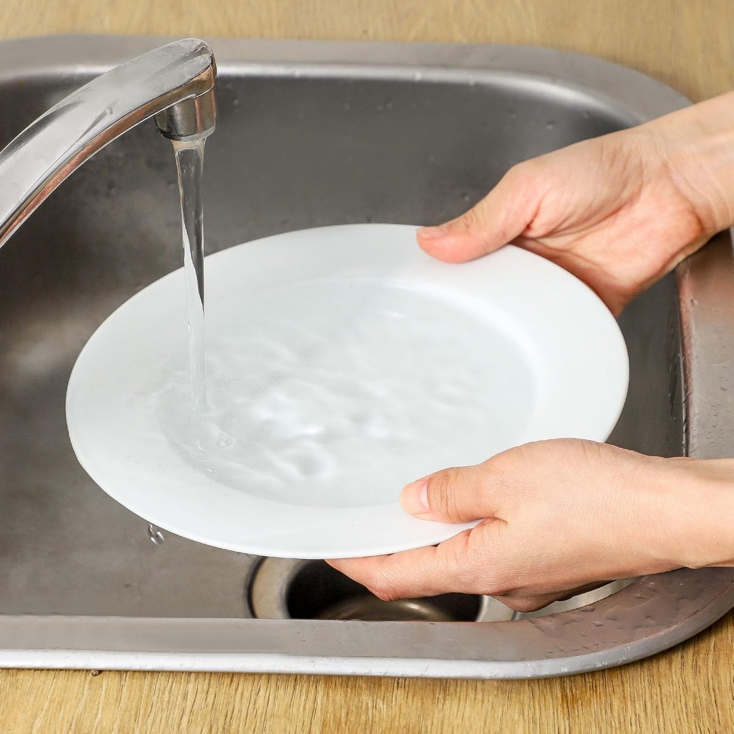 fMBB Ceramic Soup Bowls Shallow Plates, 4 Pack White Dinner Bowls Plates, Porcelain Wide Rim, 8.5 Inch (8.5 oz) Shallow Bowls - Ideal for Soup, Dessert, Salad and Pasta, Microwave and Dishwasher Safe