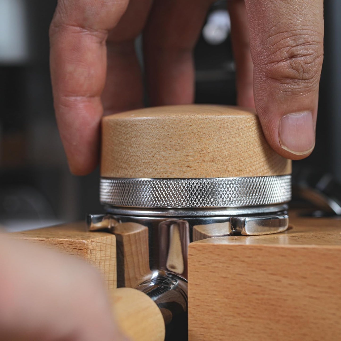 Espresso Distribution Tool 58.5mm Maple Coffee Distributor Adjustable Depth Stainless Steel Espresso Leveler Premium Espresso Machine Accessories For Coffee Bar