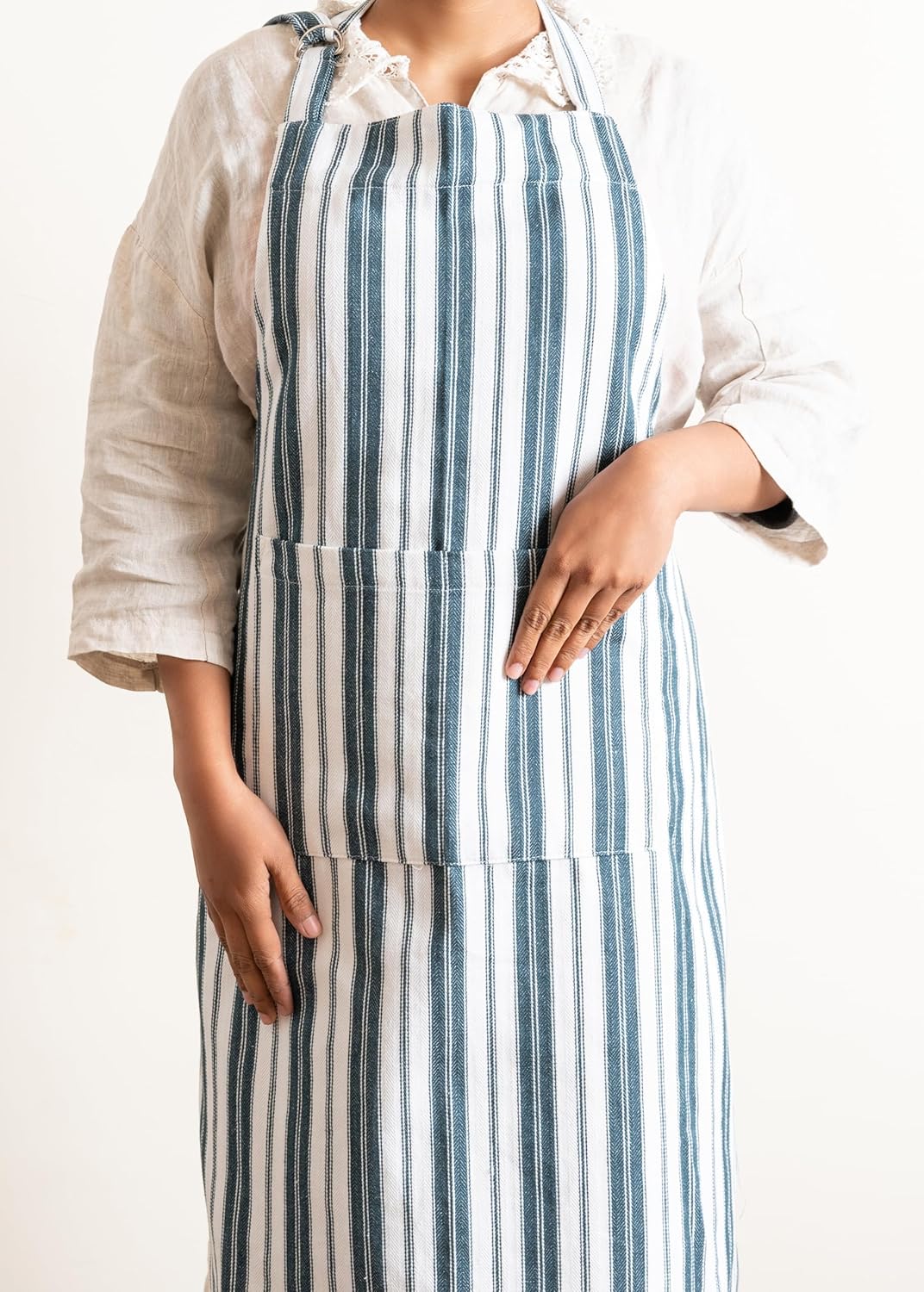 1 Oven Mitt, 1 PotHolder & 1 Kitchen Apron Set - Durable Heat Resistant Gloves - Thick Mittens for Kitchen - Suitable for Cooking, Baking, Grilling – Men & Women – Navy Blue Stripes - Casa De Lan