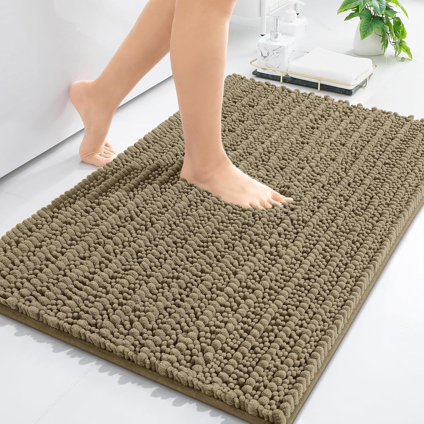 Arotive Luxury Chenille Bathroom Rug Mat, Extra Soft Thick Absorbent Shaggy Bath Rugs, Non-Slip Machine Wash Dry, Plush Bath Mats for Bathroom, Shower and Tub, 30x17, Camel